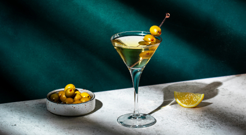 Cocktail servito in un bicchiere martini